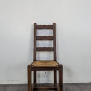 Série de 4 chaises rustiques en chêne assises paillées