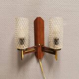 Applique danoise double en teck, laiton et verre cristal.