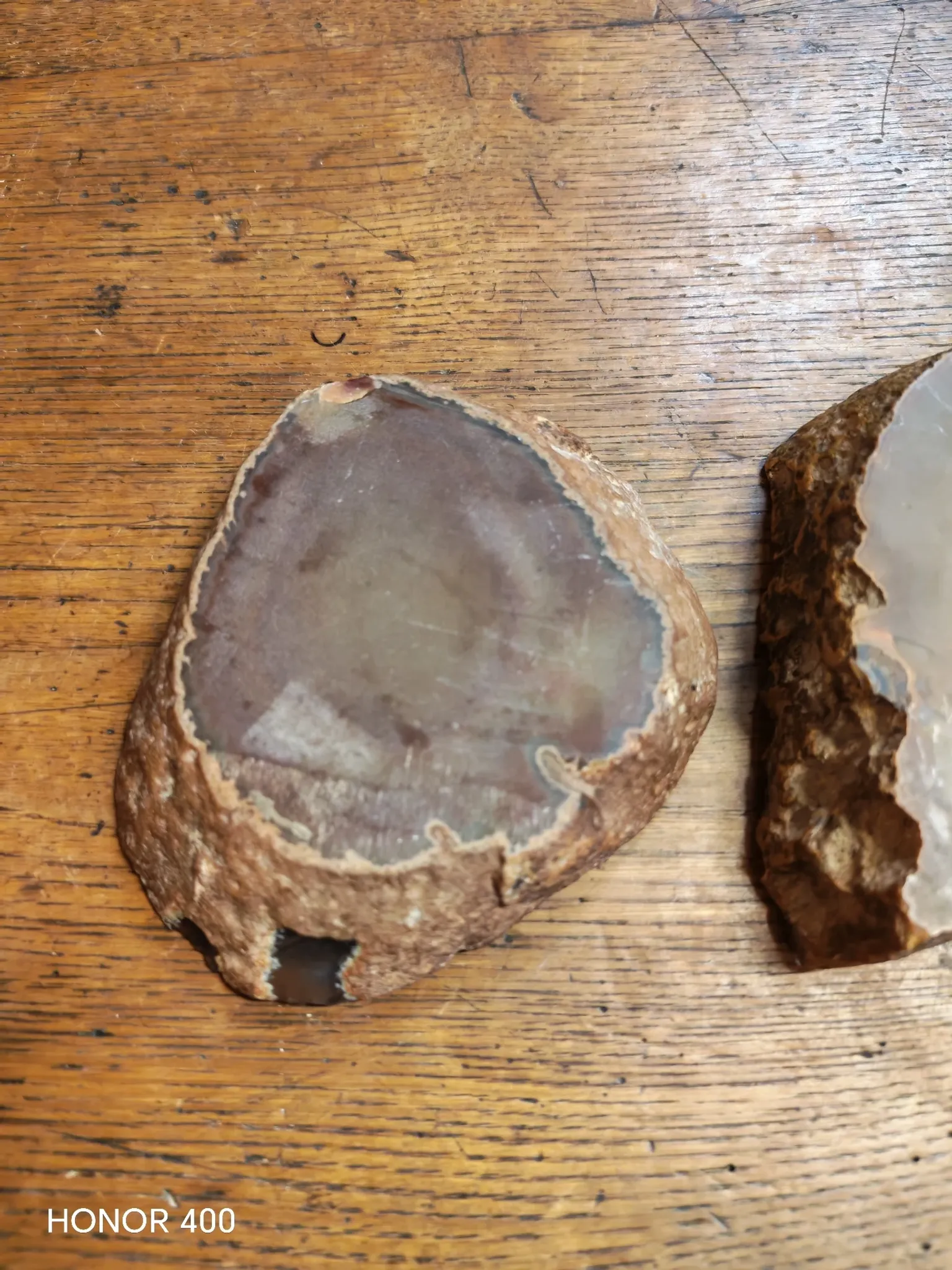 Pair of vintage 1970s polished natural agate catchalls.