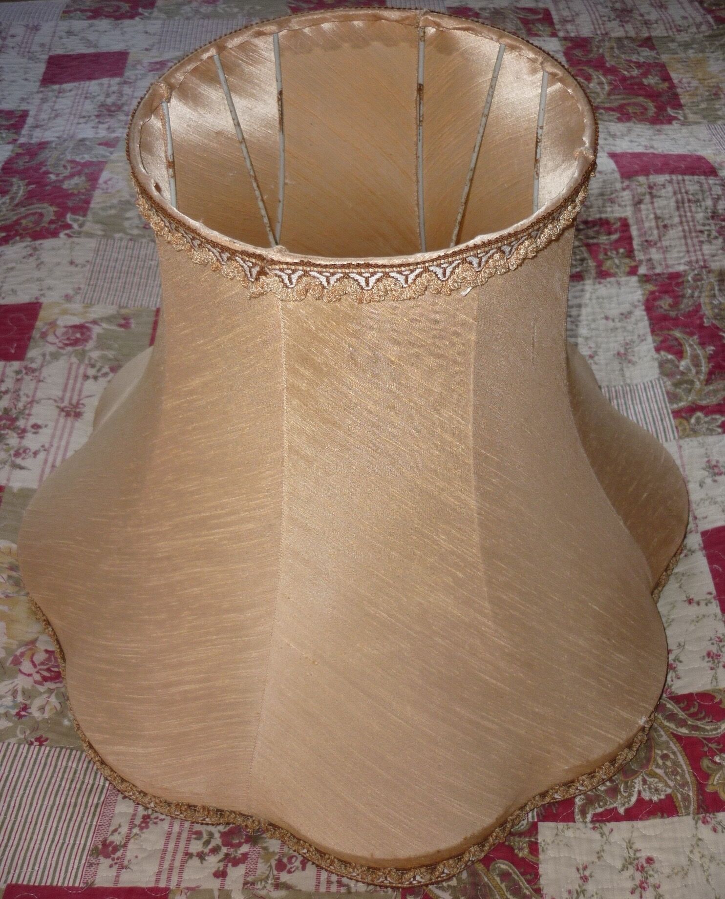 Lampshade pagoda greige rosé round scalloped headband Ø 56 cm