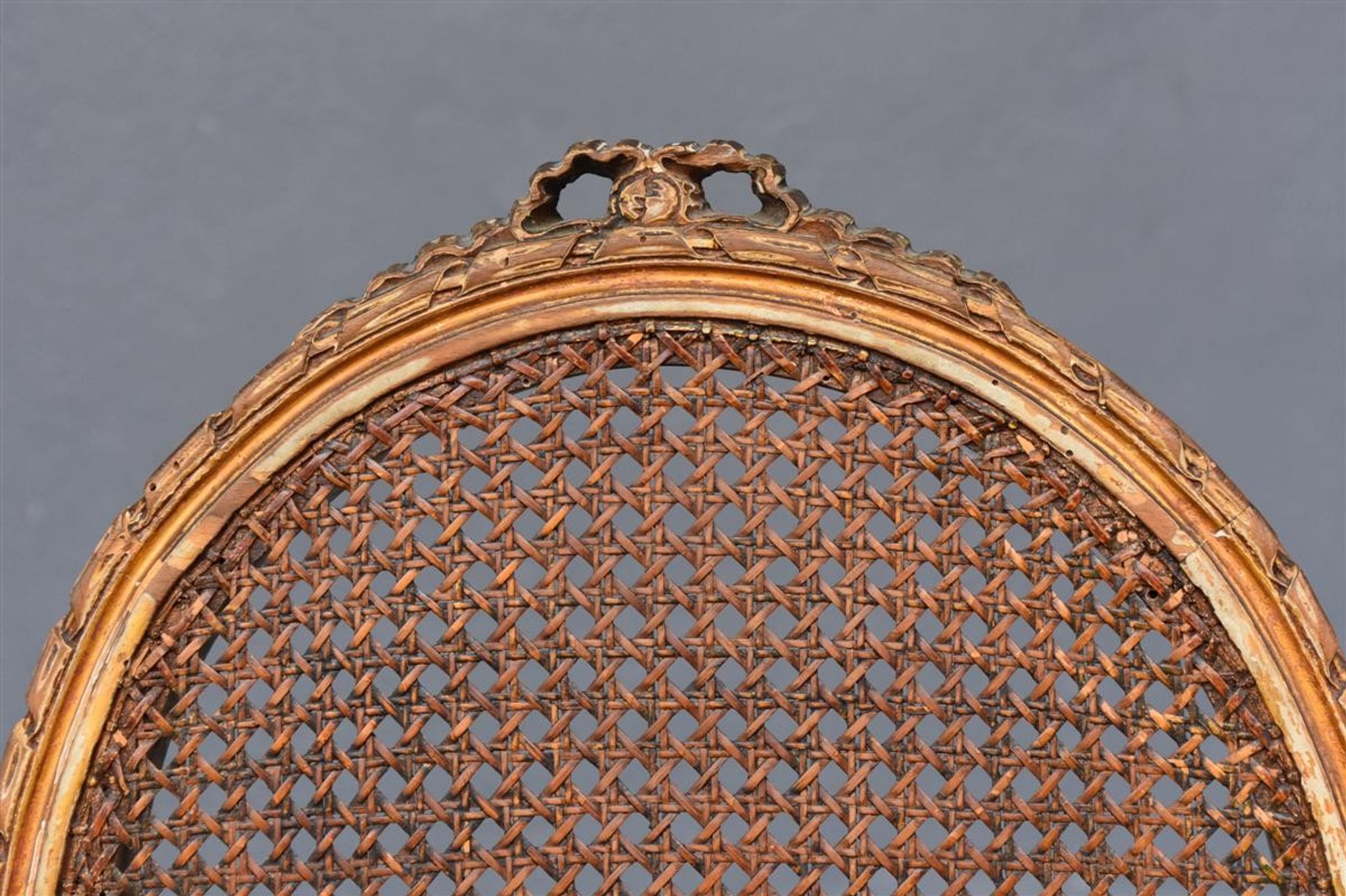 Paire de chaises de style Louis XVI