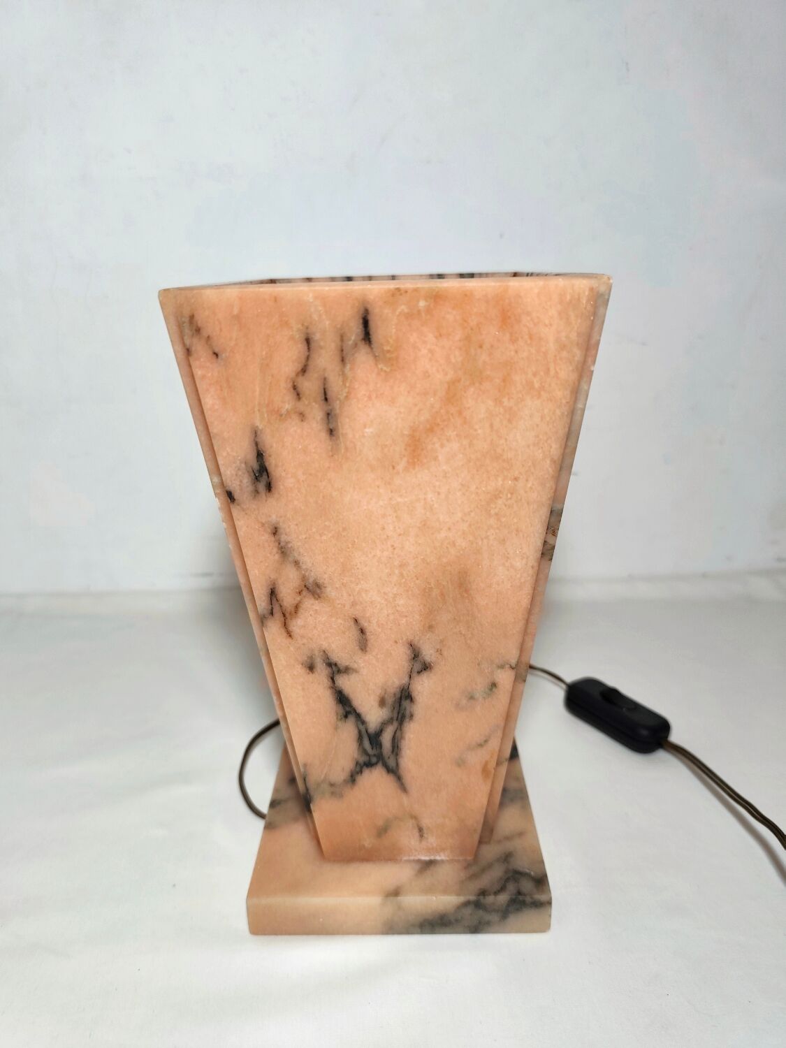 Lámpara de mesa de mármol. España, 1970s.