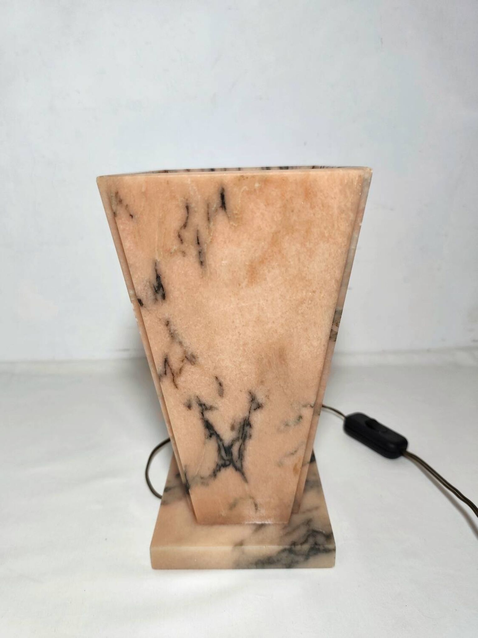 Lámpara de mesa de mármol. España, 1970s.