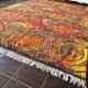 Tapis en laine exceptionnel, fait main, au motif abstrait, dans le style de Kybal, années 1960.