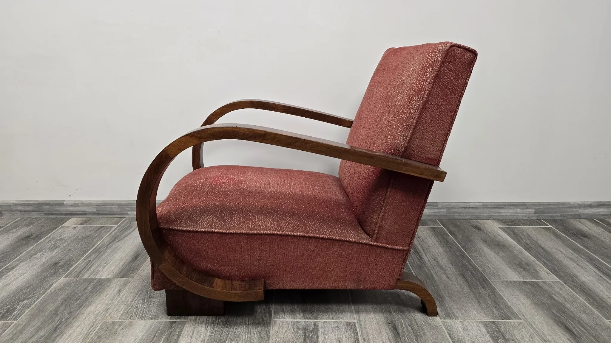 Art Deco Lounge Chair by Jindrich Halabala