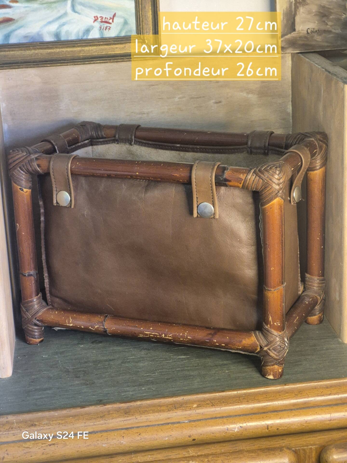 Porte revue  cuire