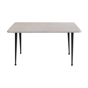 Table basse grise pieds