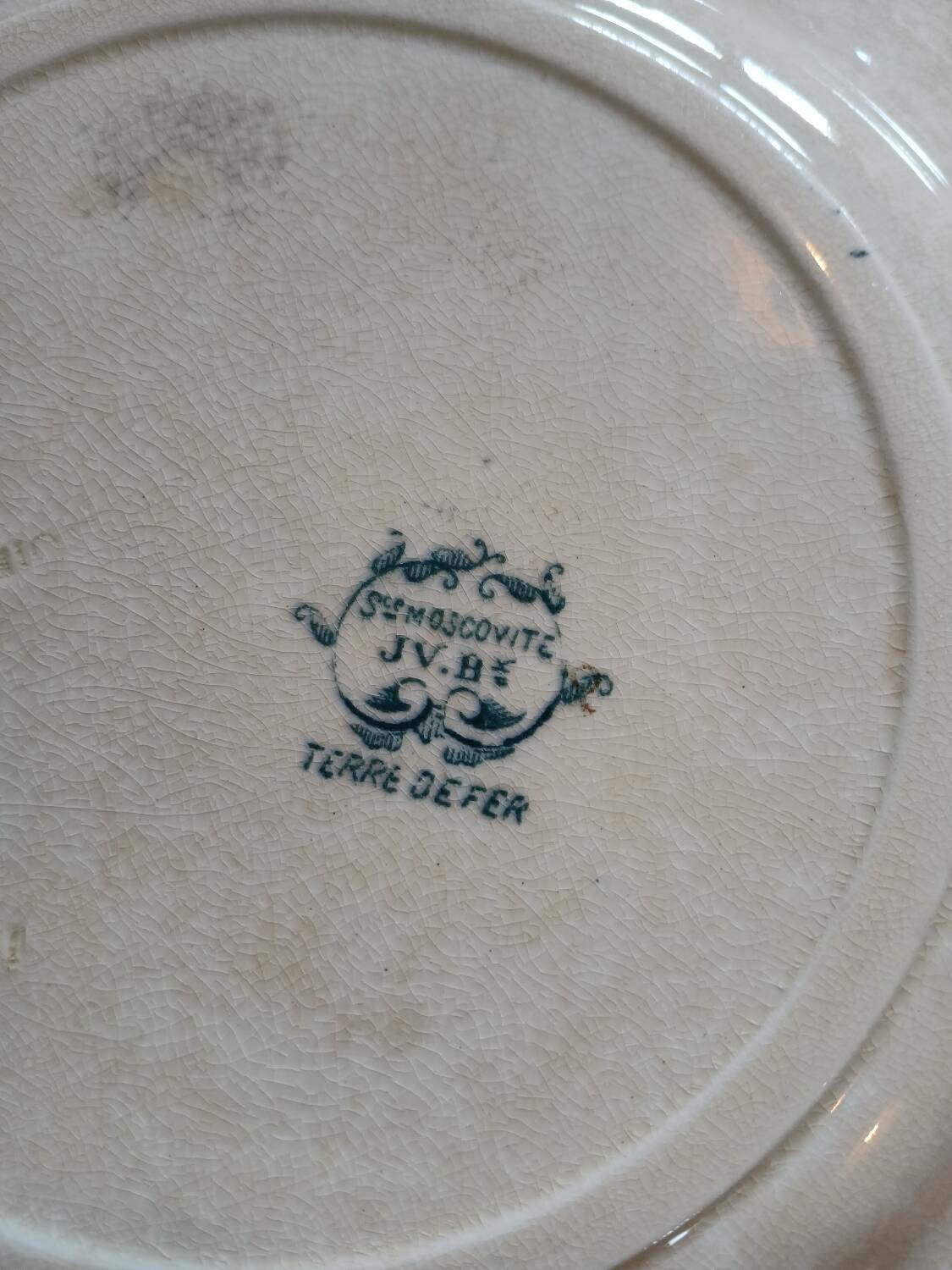 10 old flat plates Terre de fer