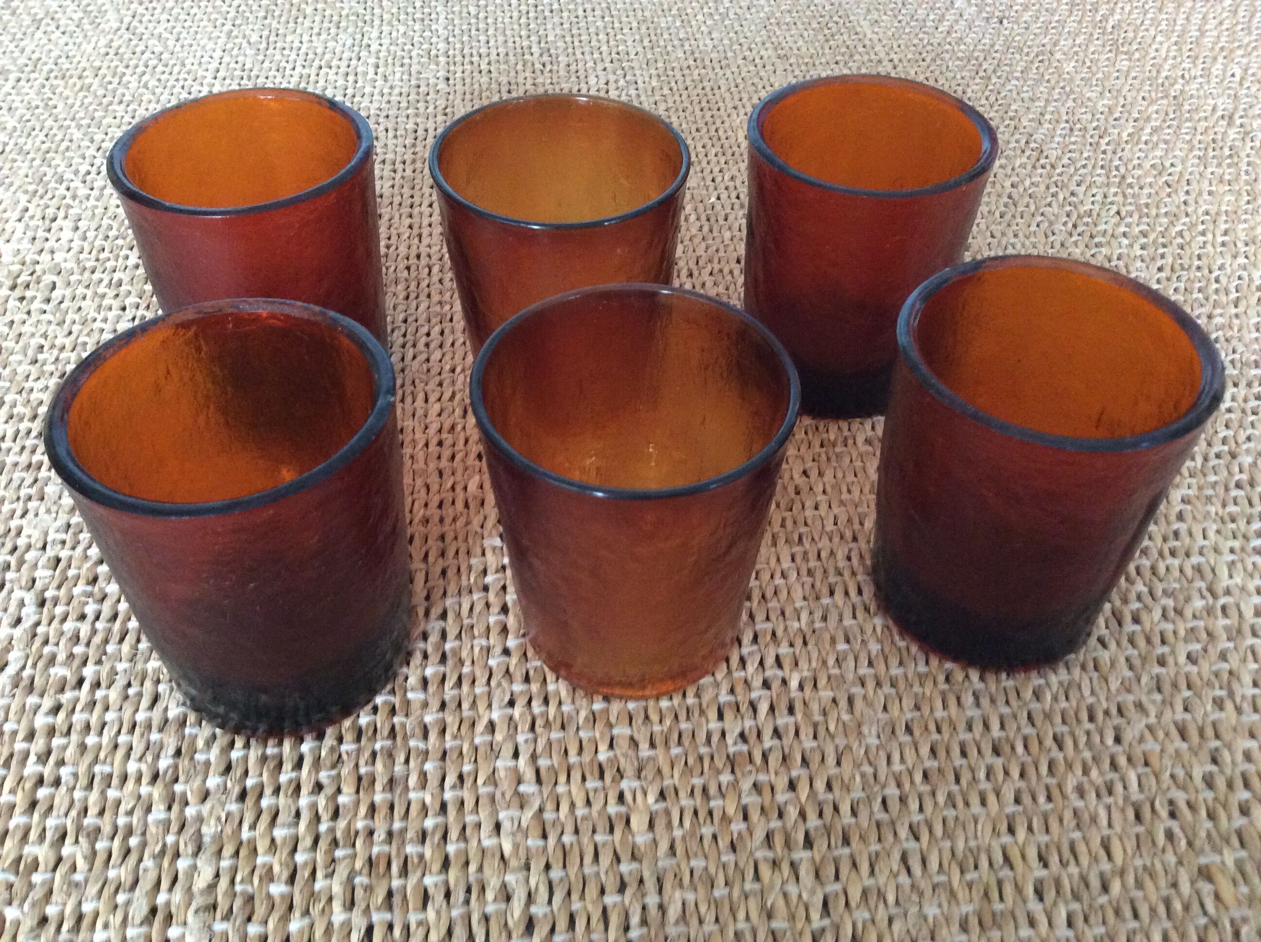 6 amber glasses