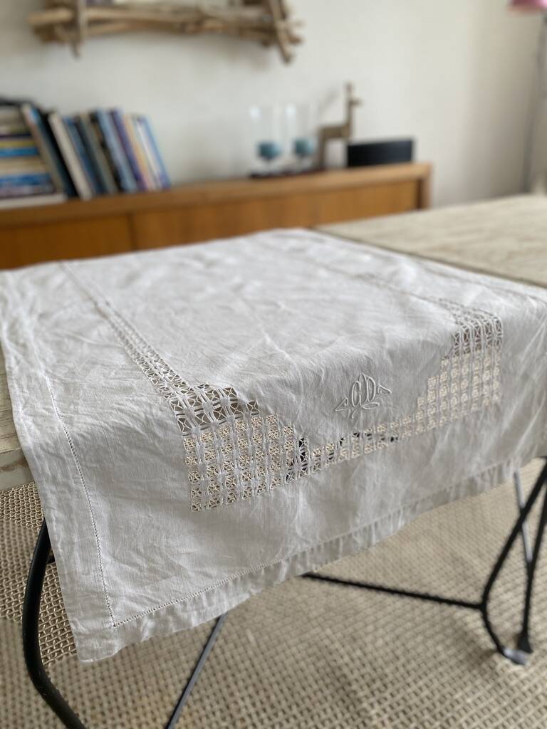 Antique tablecloth, English embroidery and "CD" monogram - 120x75 cm - Linen