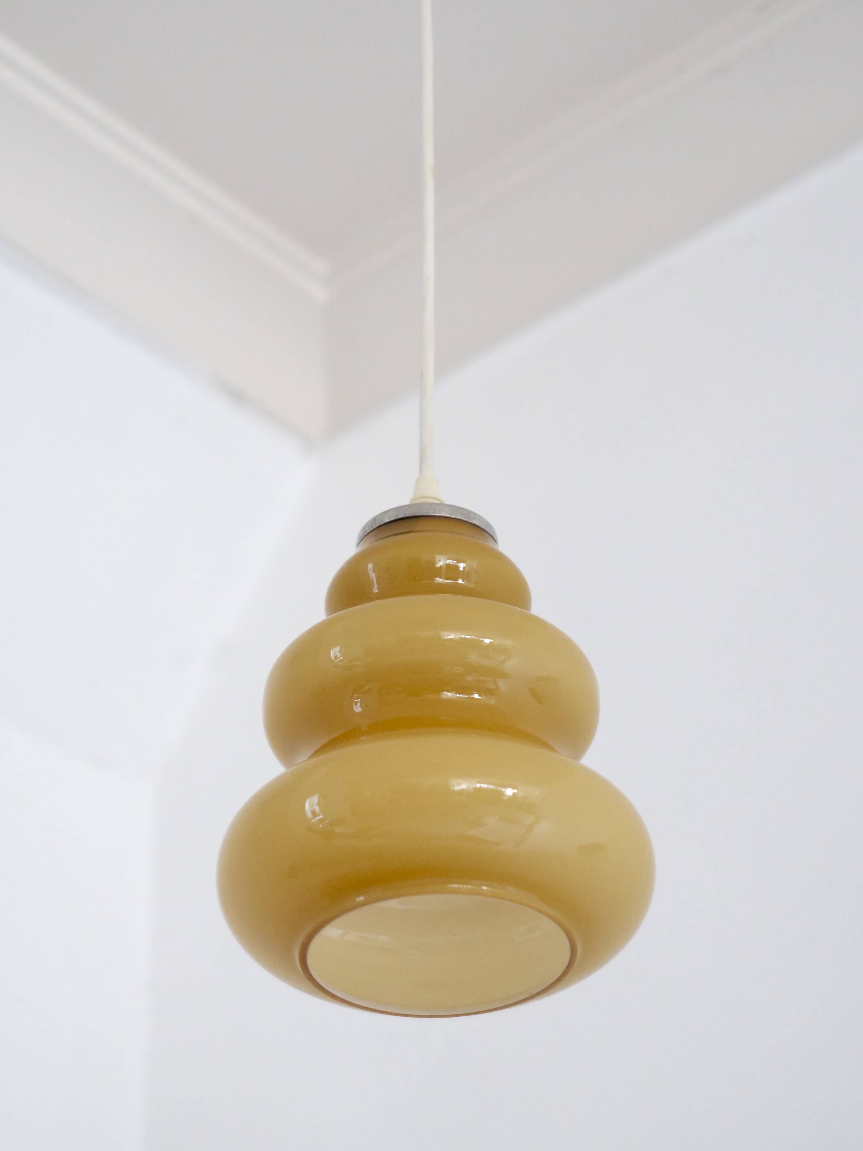 suspension opaline space age design 70s