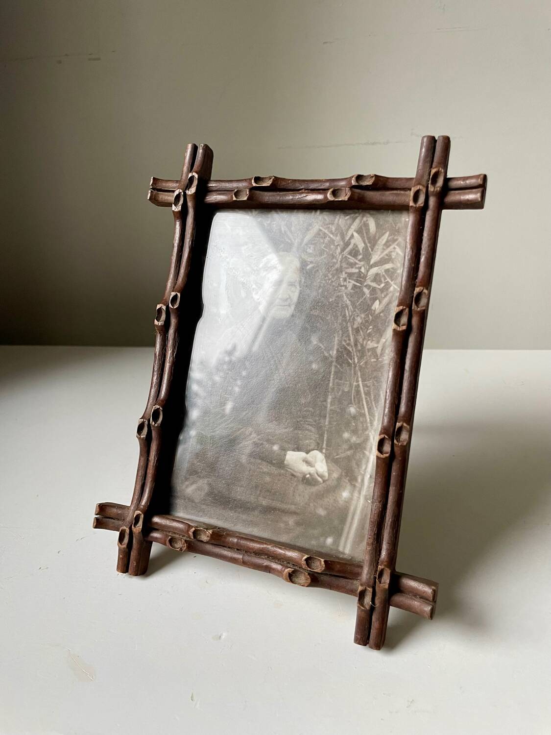 Antique Frame in carved wood  faux bambou style 19.5 cm x 15 cm