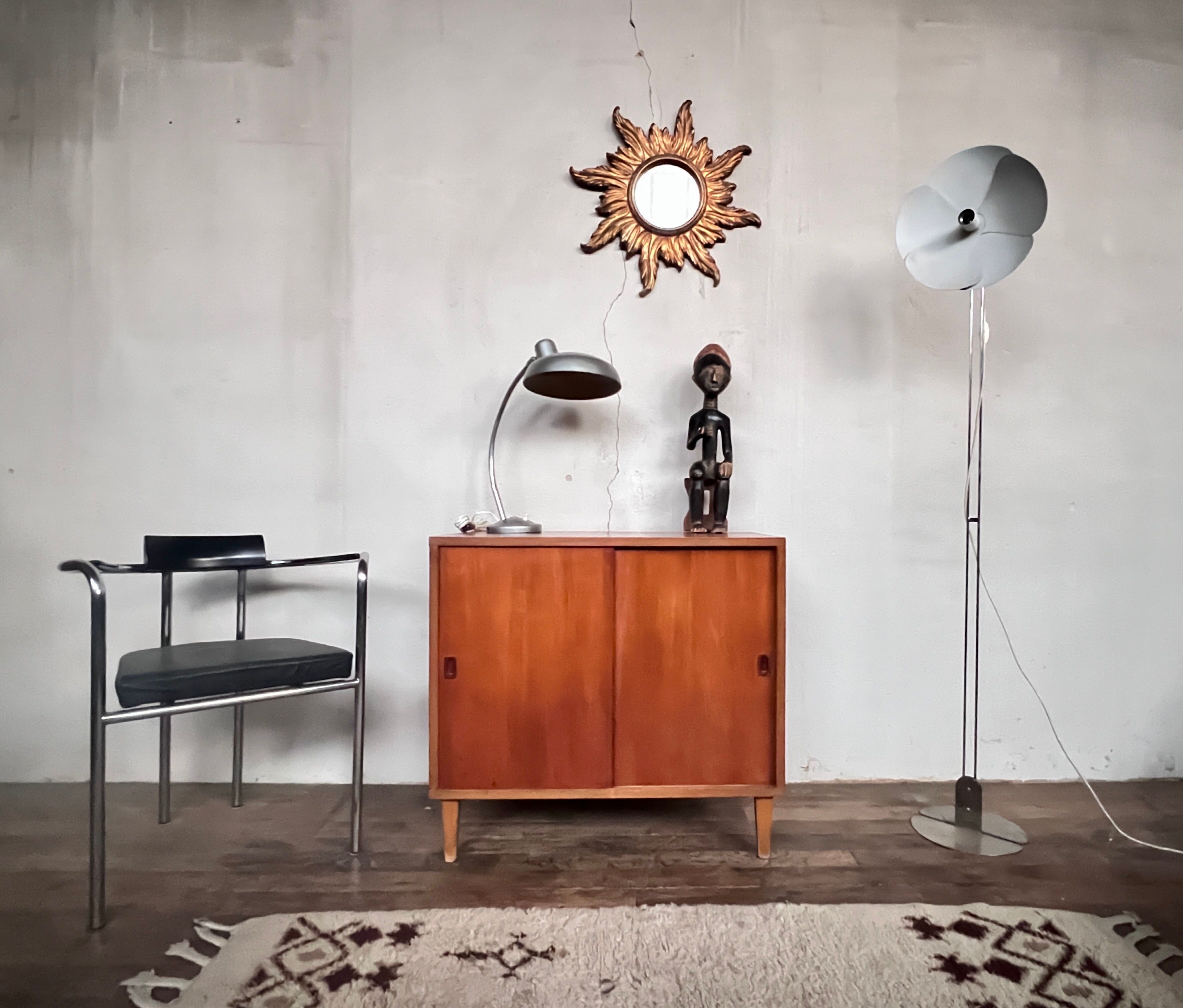 Vintage footwork compass buffet