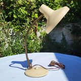 Articulated desk lamp