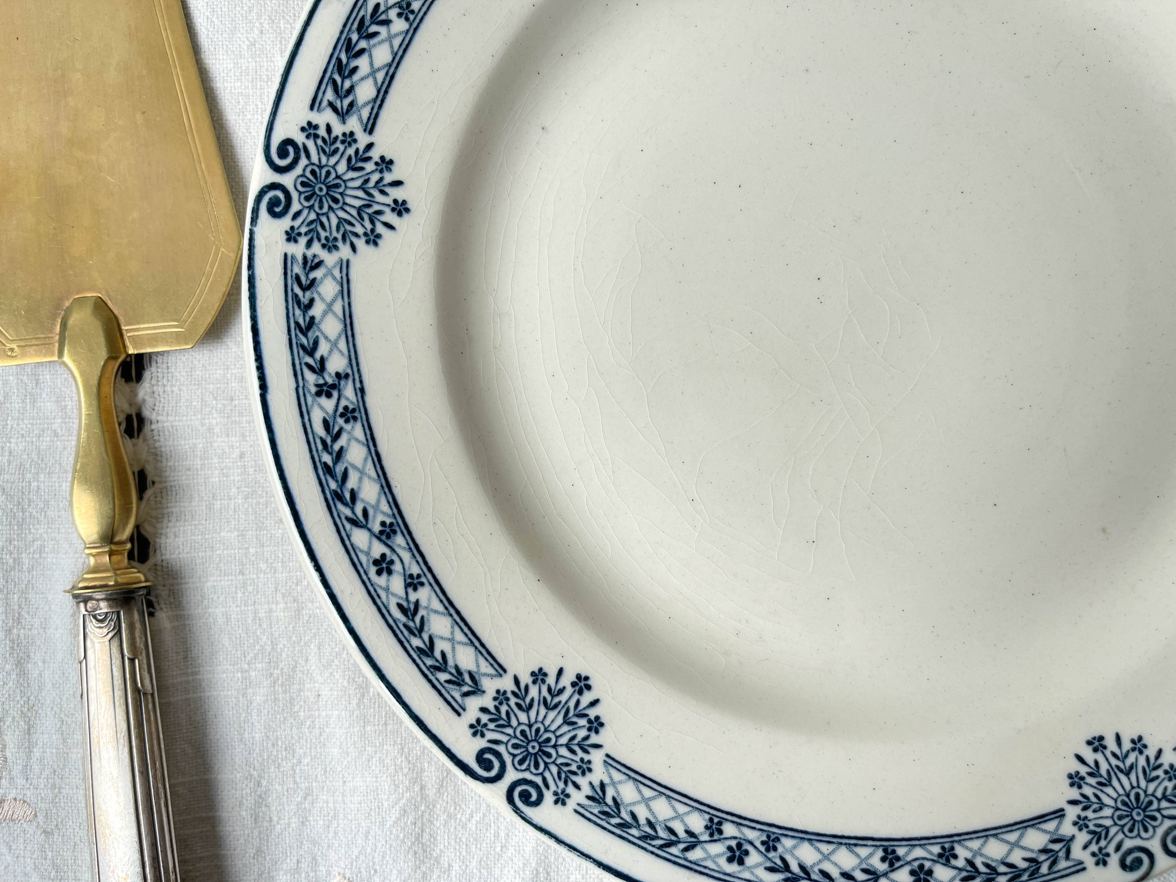 Vintage pedestal dish Blue iron earth Salins model Arbois Ennege