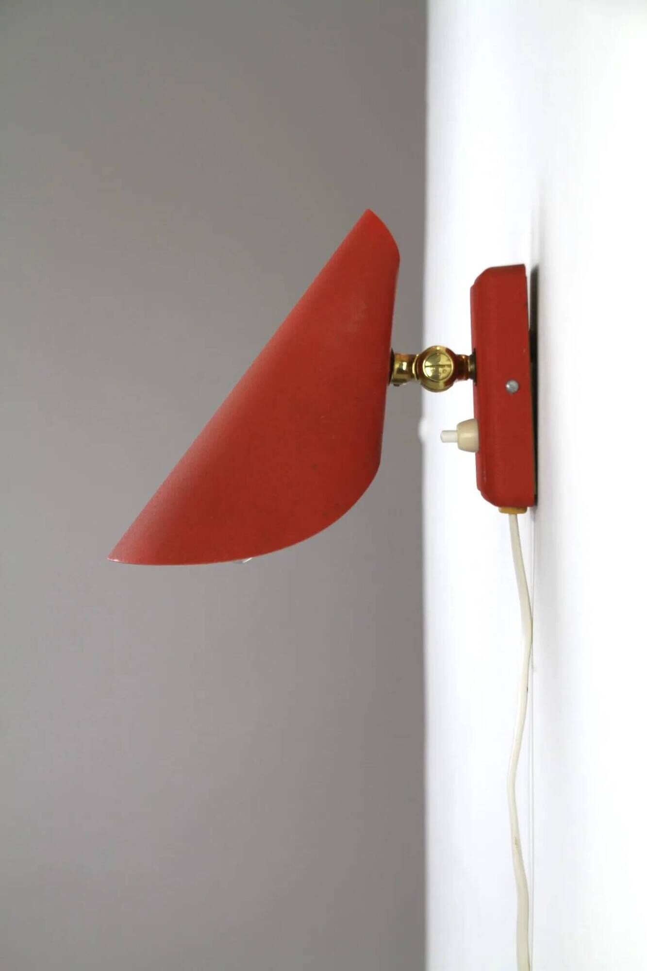 Eric Wärnå for EWÅ Armaturfabrik, Värnamo, Sweden — Model V-13 Wall Lamp, 1950s