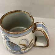 Vase mug en céramique artisanat mexicain signé oiseau fleur