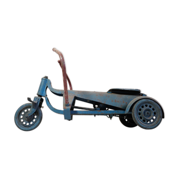 Étonnant cyclo rameur des années 40-50.