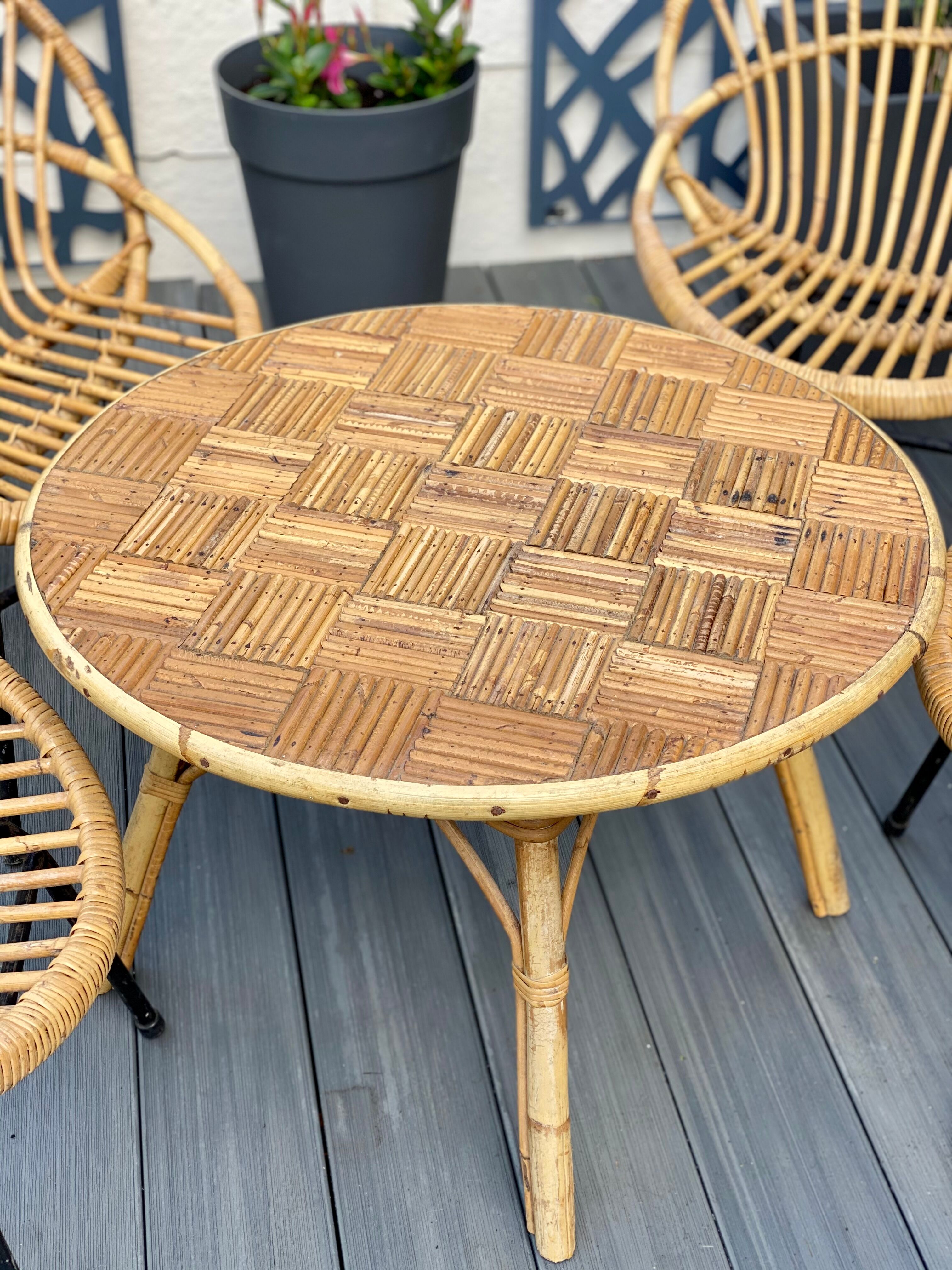 Former vintage rattan lounge