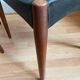 Paire de chaises scandinaves simili cuir noir