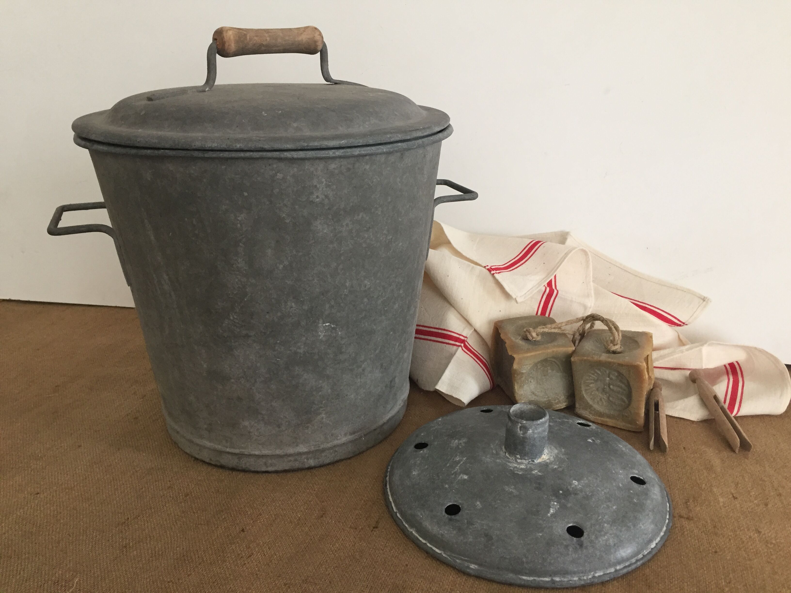 Zinc laundry