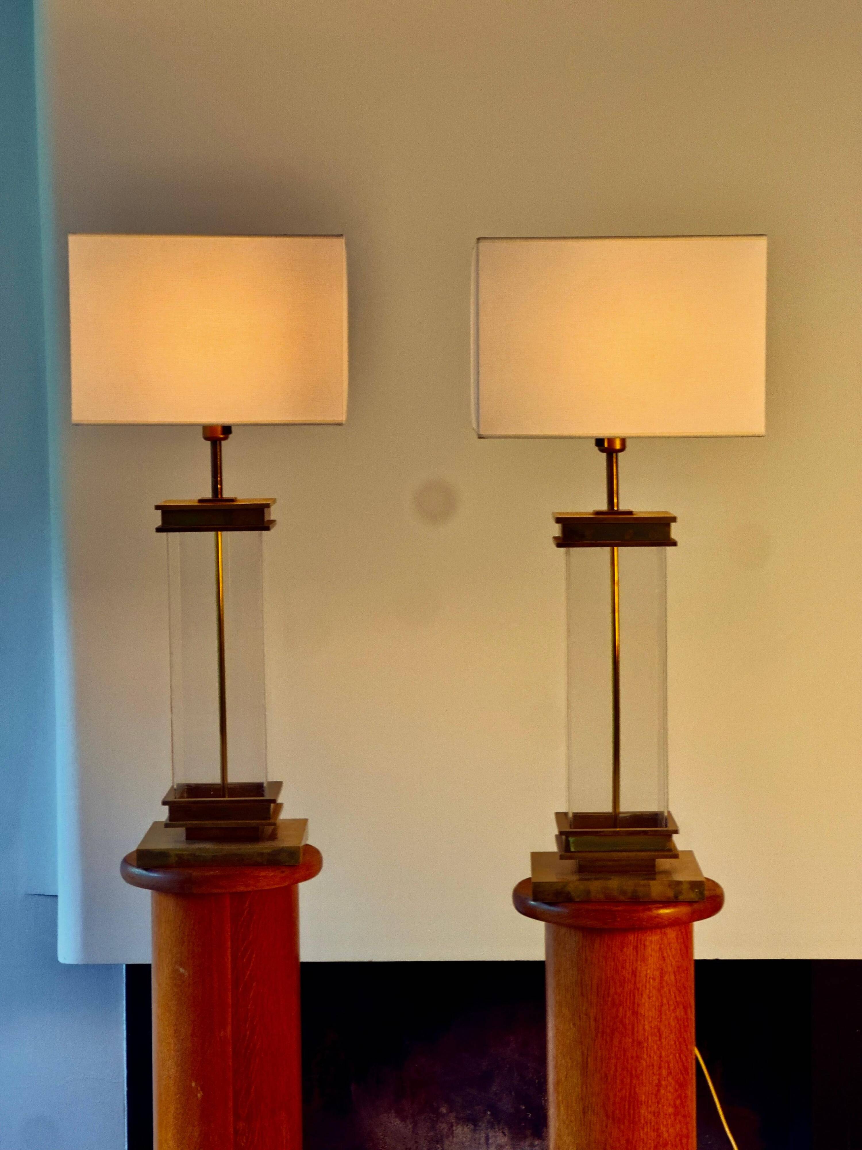 Pair of Monumental Floor Lamps in Plexiglass and Bronze, Italy, 1970s