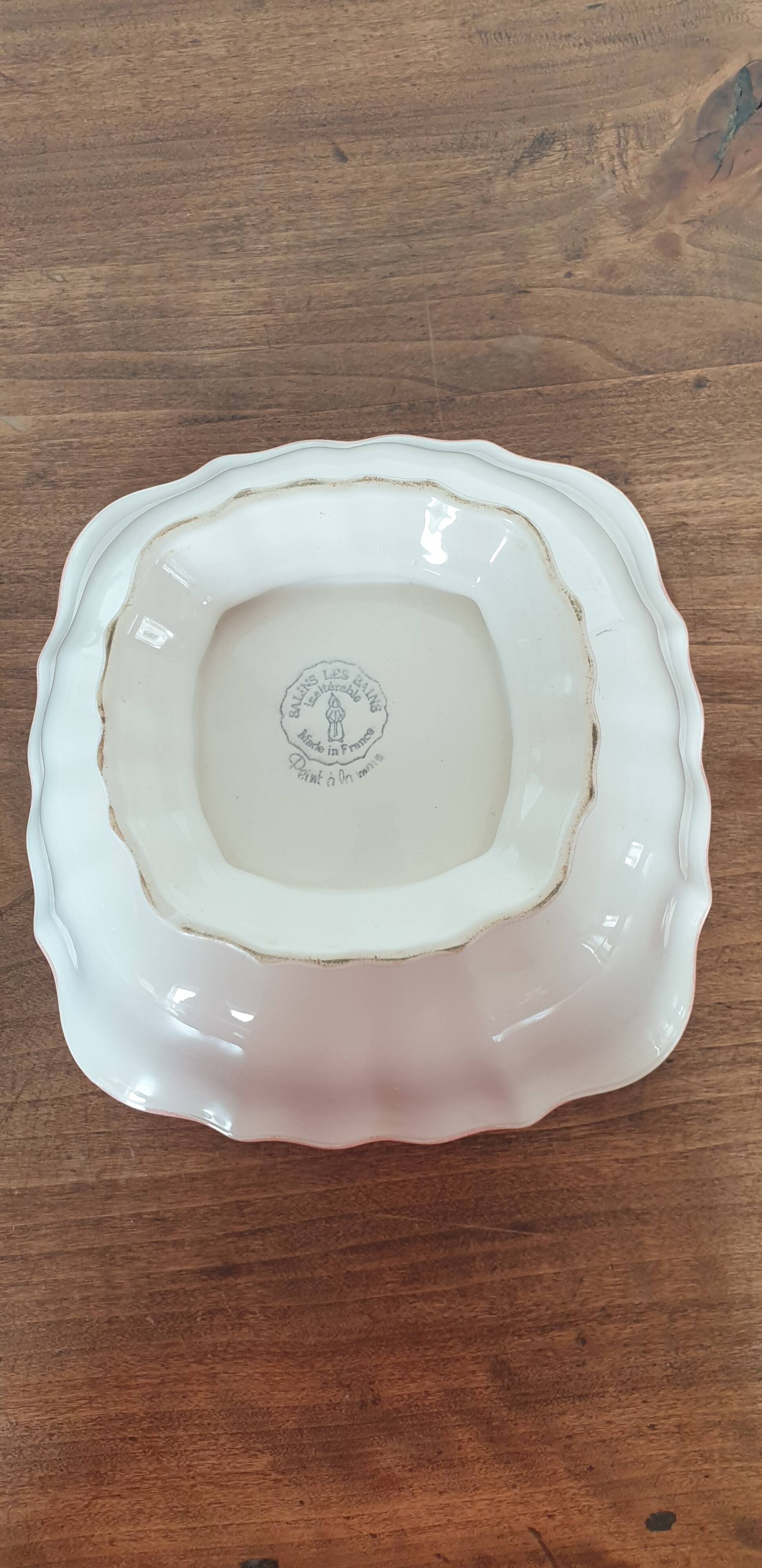 Fruit bowl (or salad bowl) in faience from salins les bains