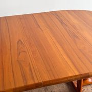 Table ronde extensible en teck de Dyrlund, Danemark