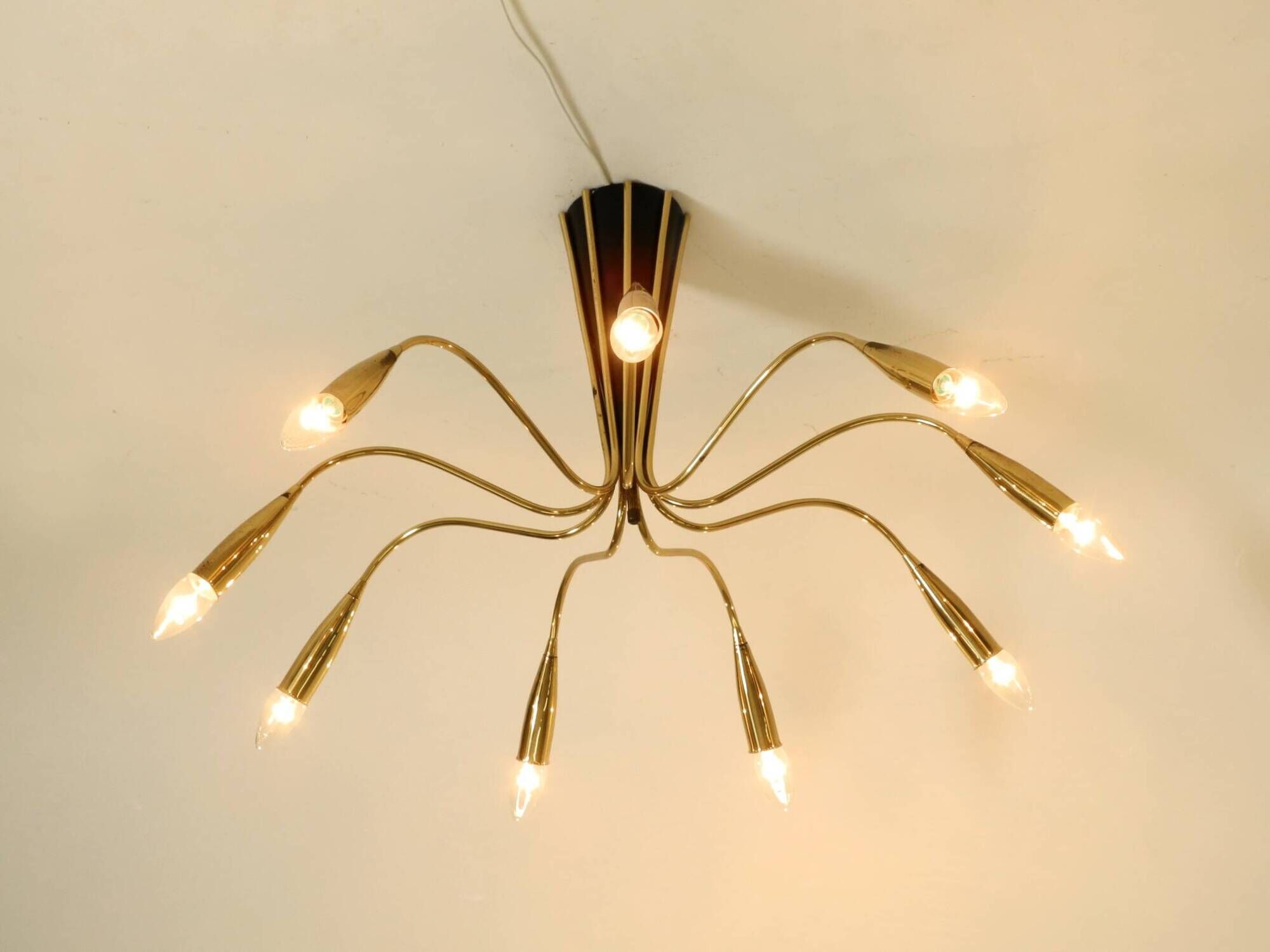 Beautiful large 9-arm Mid-Century Modern brass Sputnik ceiling lamp