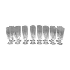 Série de seize flutes - champagne