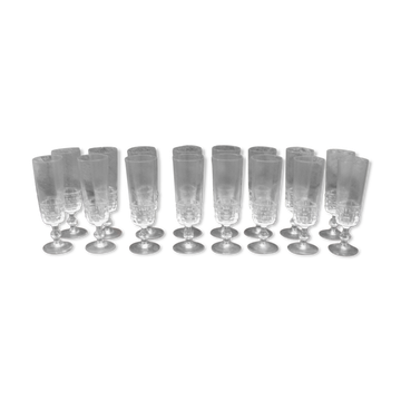 Series of sixteen champagne flutes