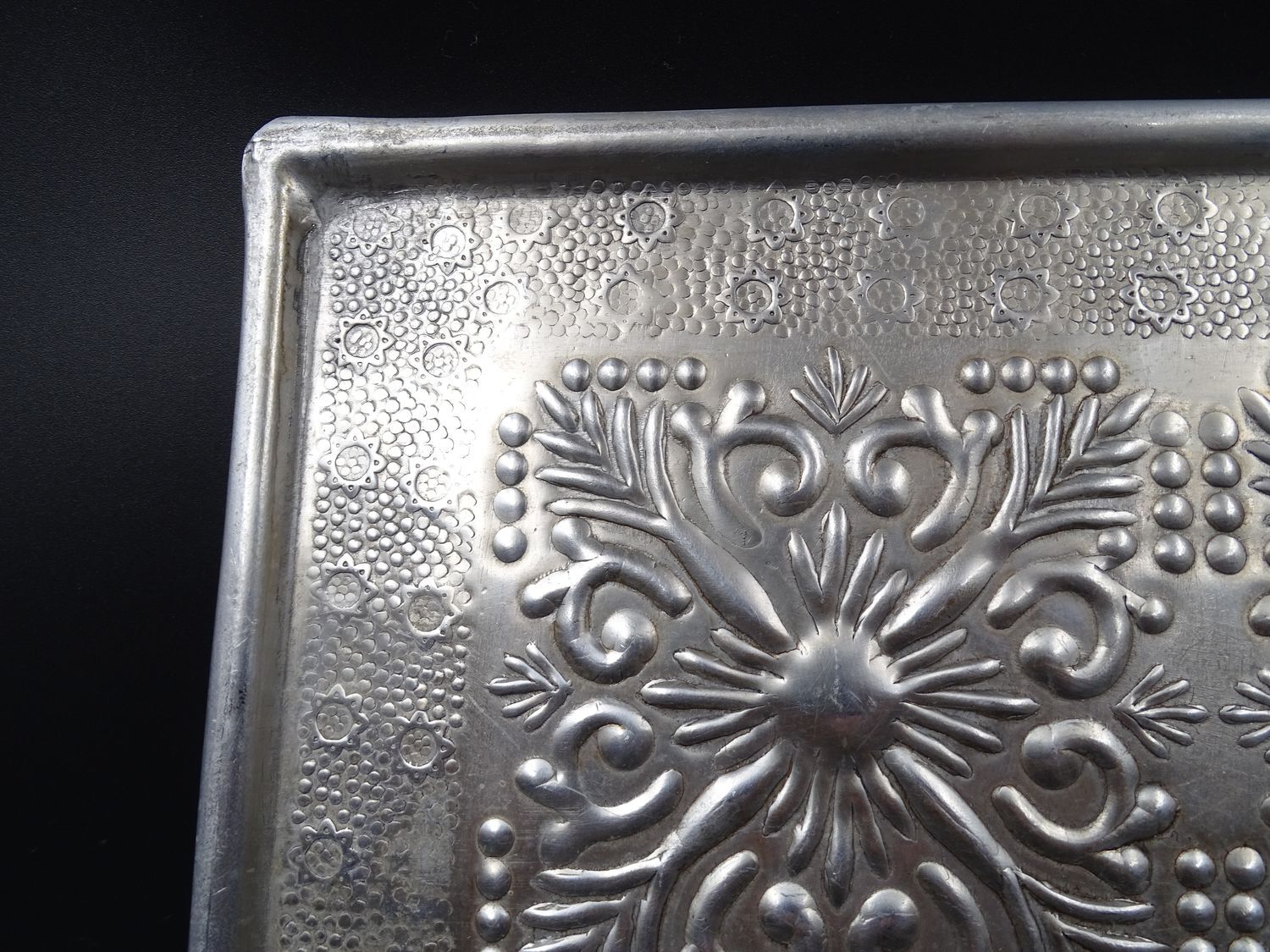 Large flat bottom or aluminum flat rest - Repulsed décor