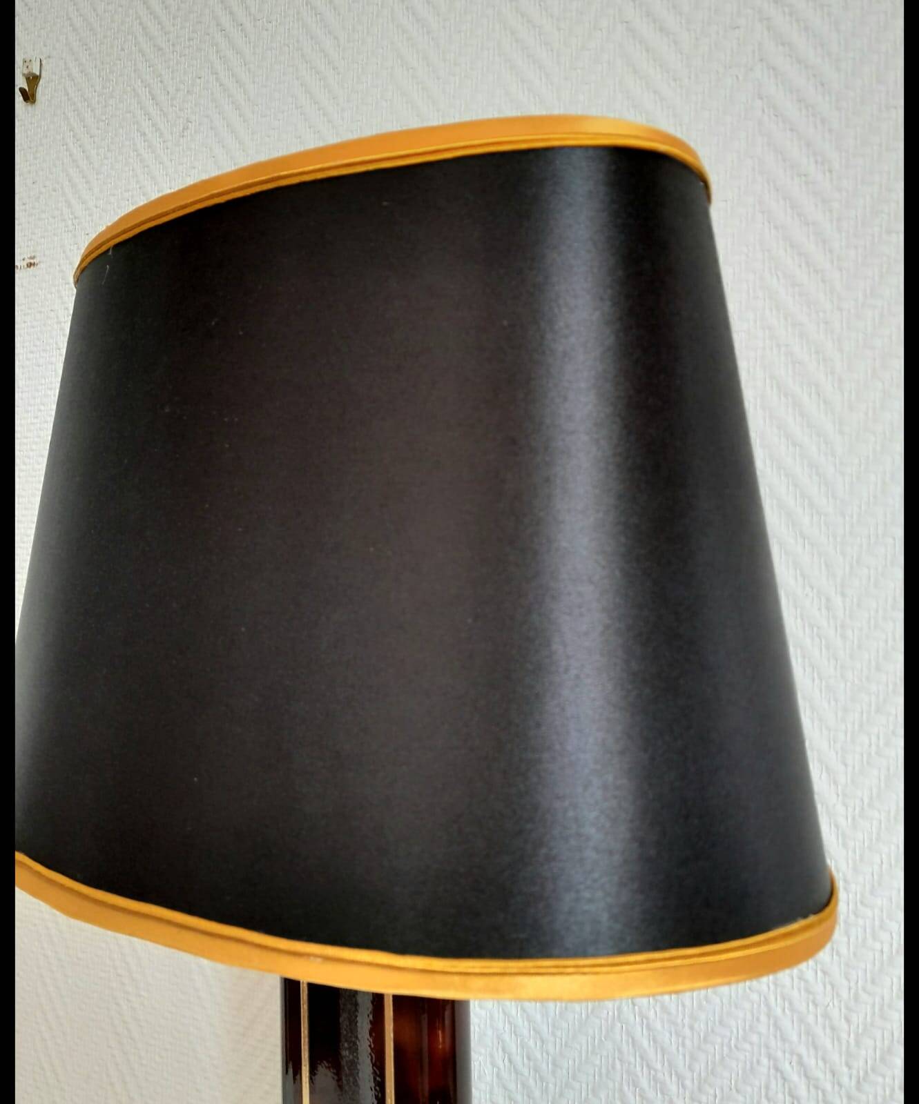 Lampe écaille Hollywood Regency noir et or