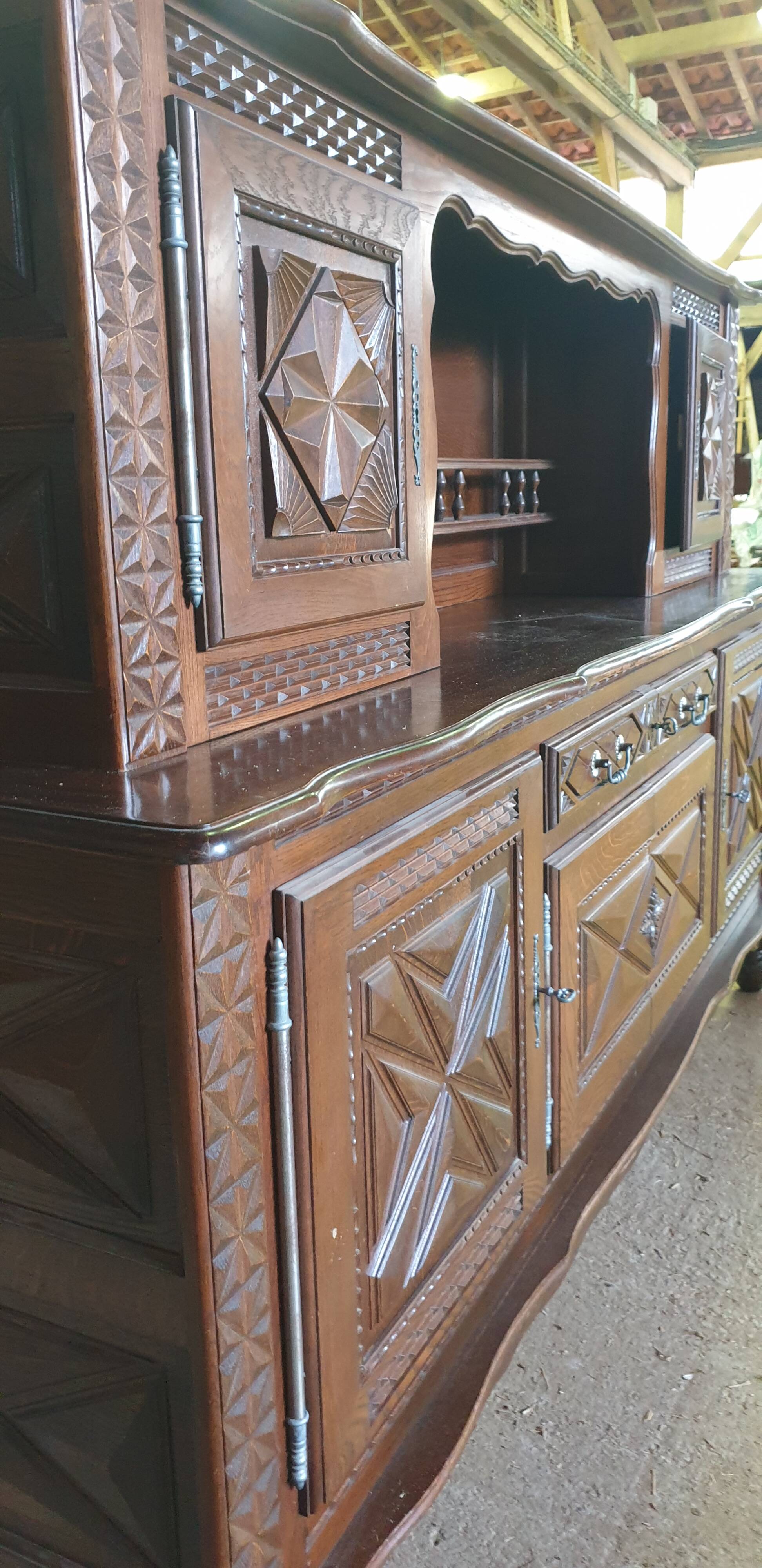 Imposing Basque furniture with regional crosses and original central door - 20th century