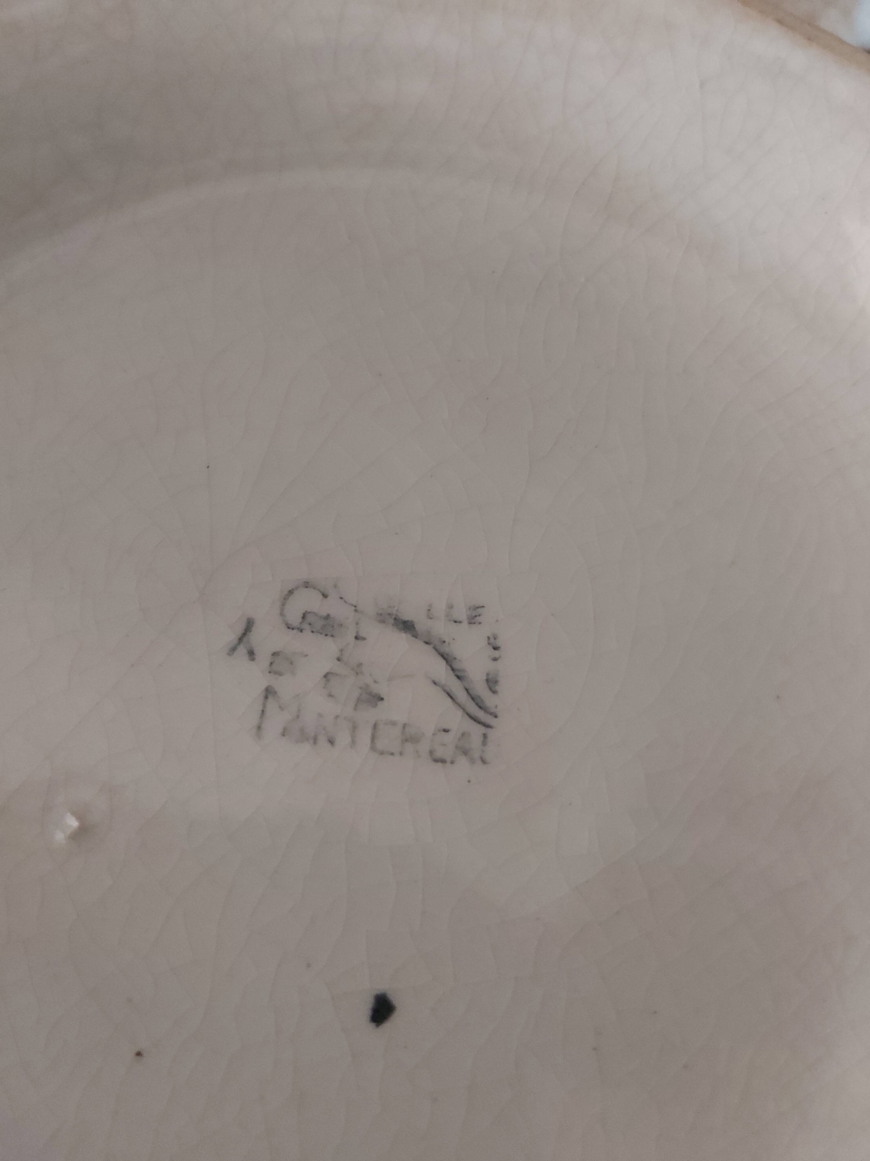 Salad bowl Creil and Montereau pattern Carnations