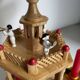 Pyramide carrousel de Noël en bois avec bougies