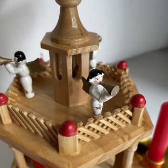 Pyramide carrousel de Noël en bois avec bougies