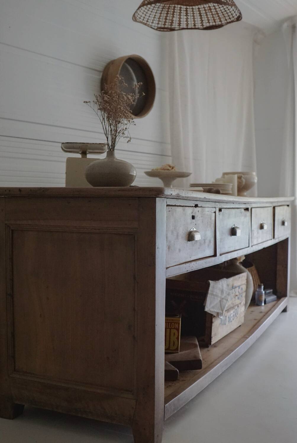 Old trading counter in solid oak – 19th century trade furniture