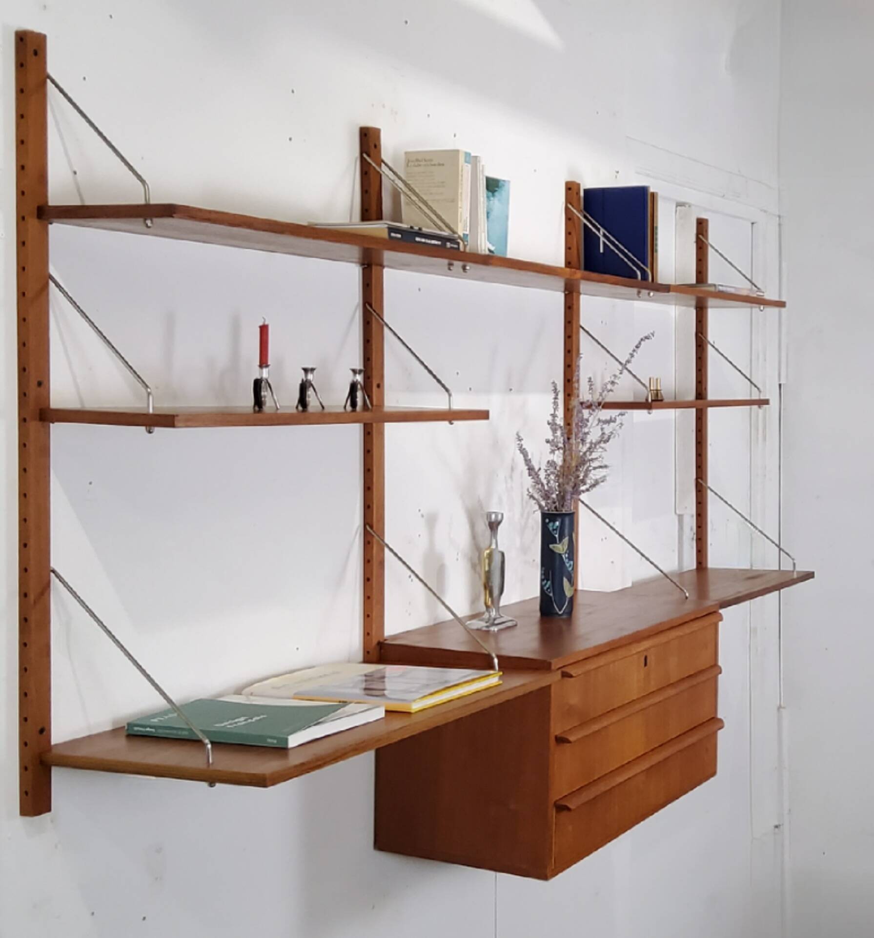 Scandinavian wall shelf – Danish design