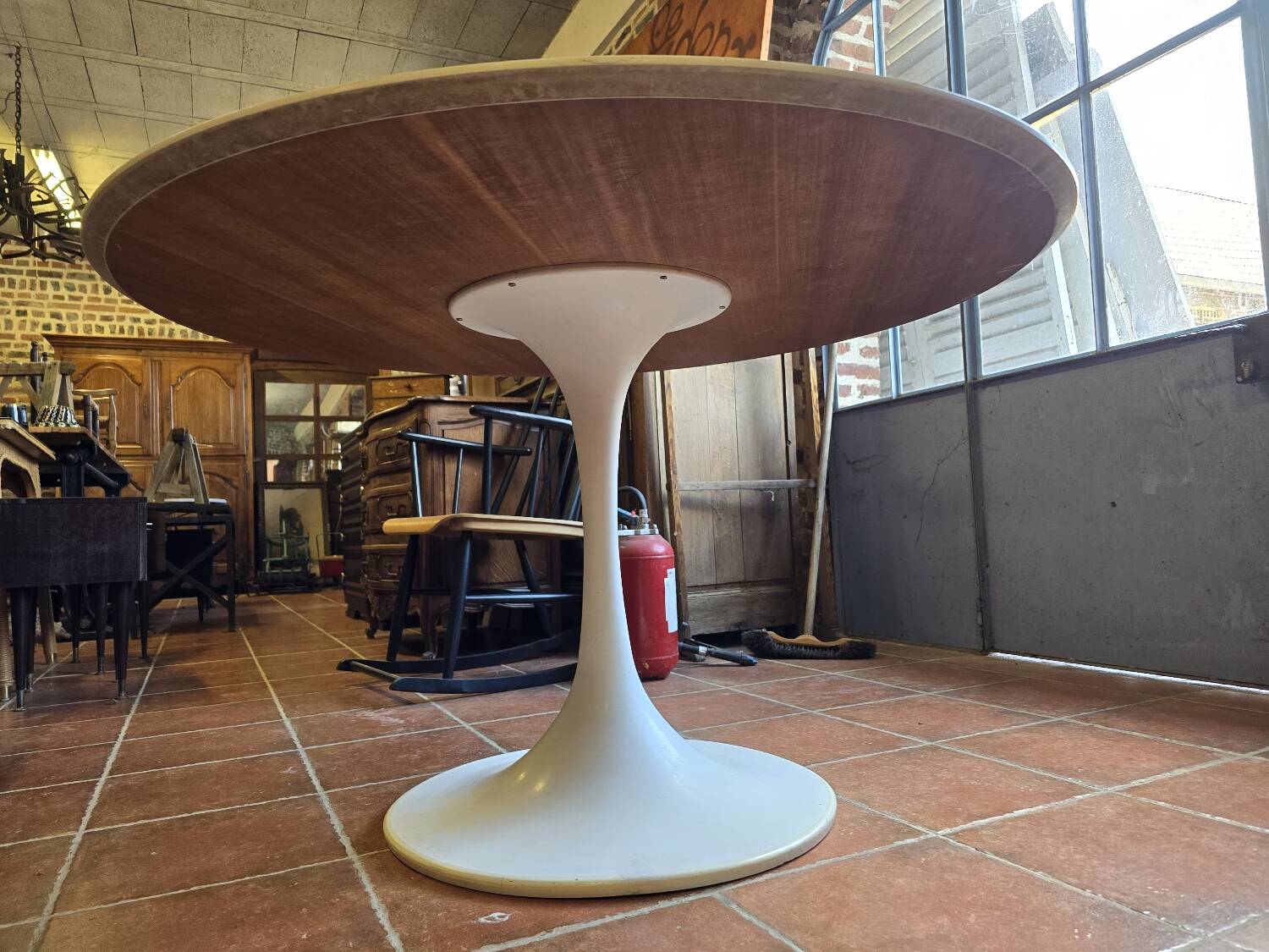 Tulip foot table from the 70s, 120cms in diameter