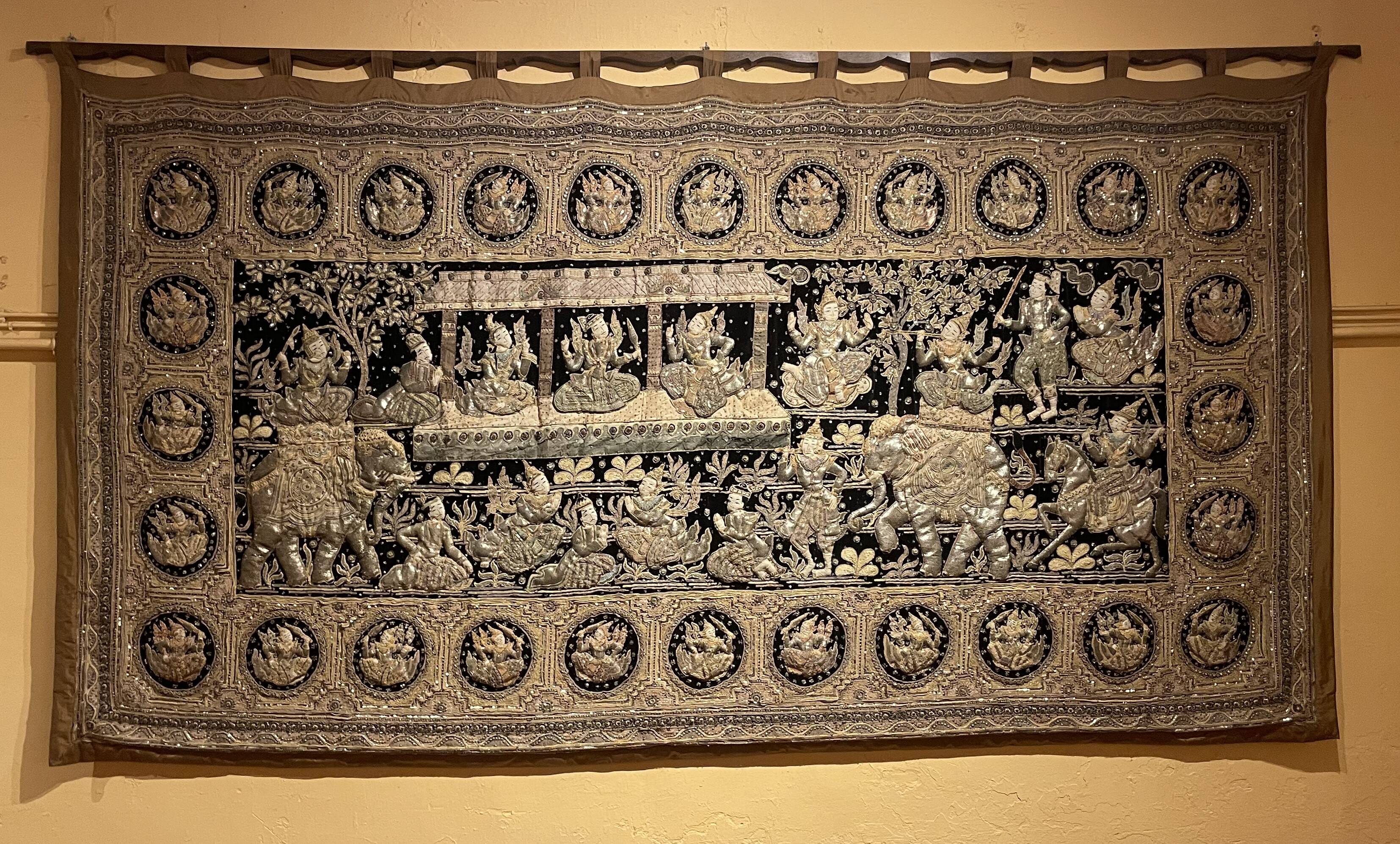 Large Embroidery Kingdom of Siam 19th Century 3m35-1m85