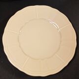 12 scalloped dessert plates