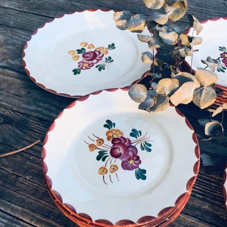 Lot vintage plates