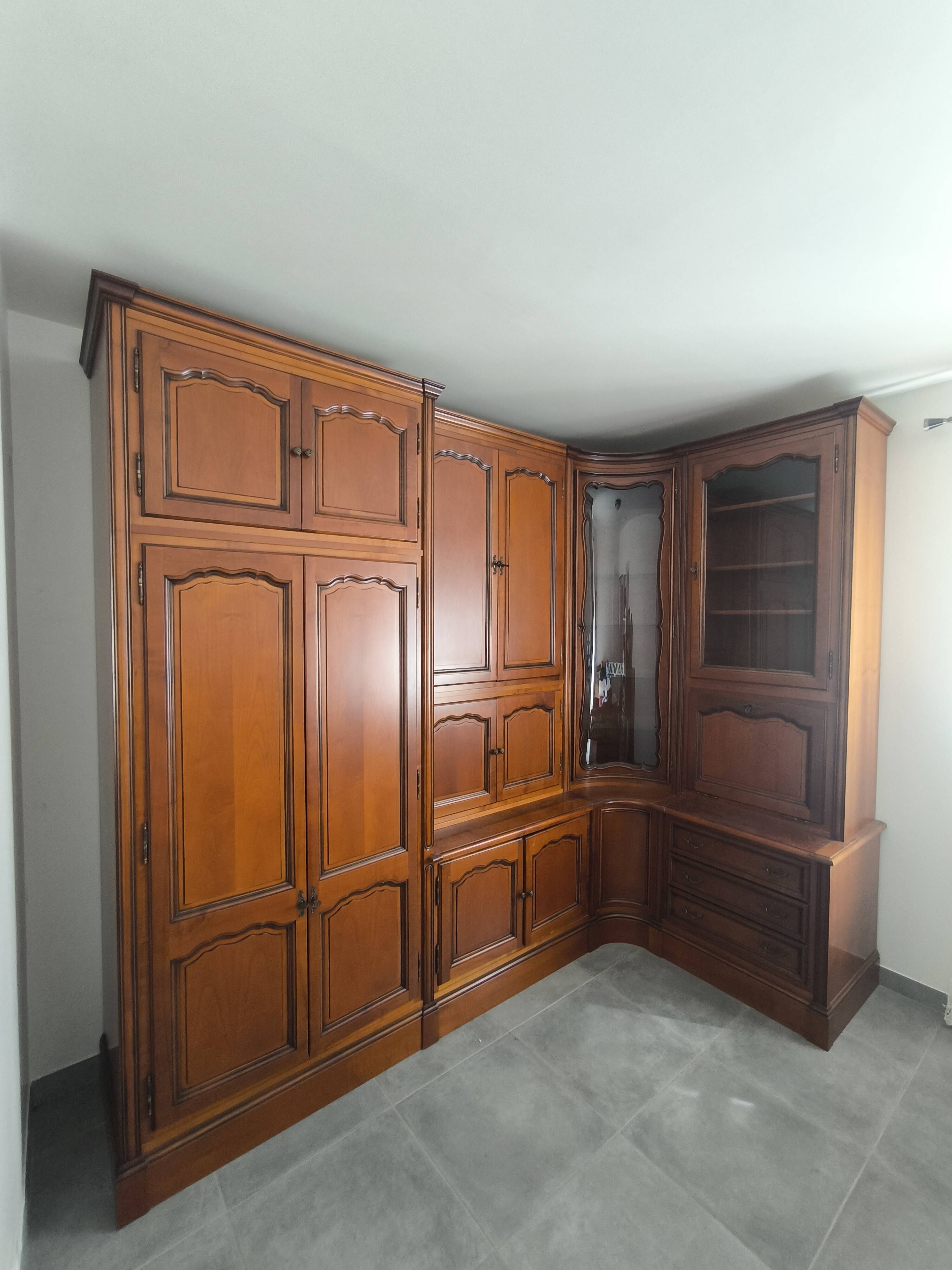 Novéstyle wardrobe