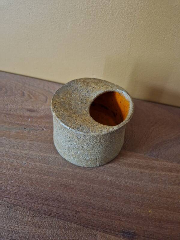 Claire Debril (1927-2021) - Ceramic vase built using the coiling technique.