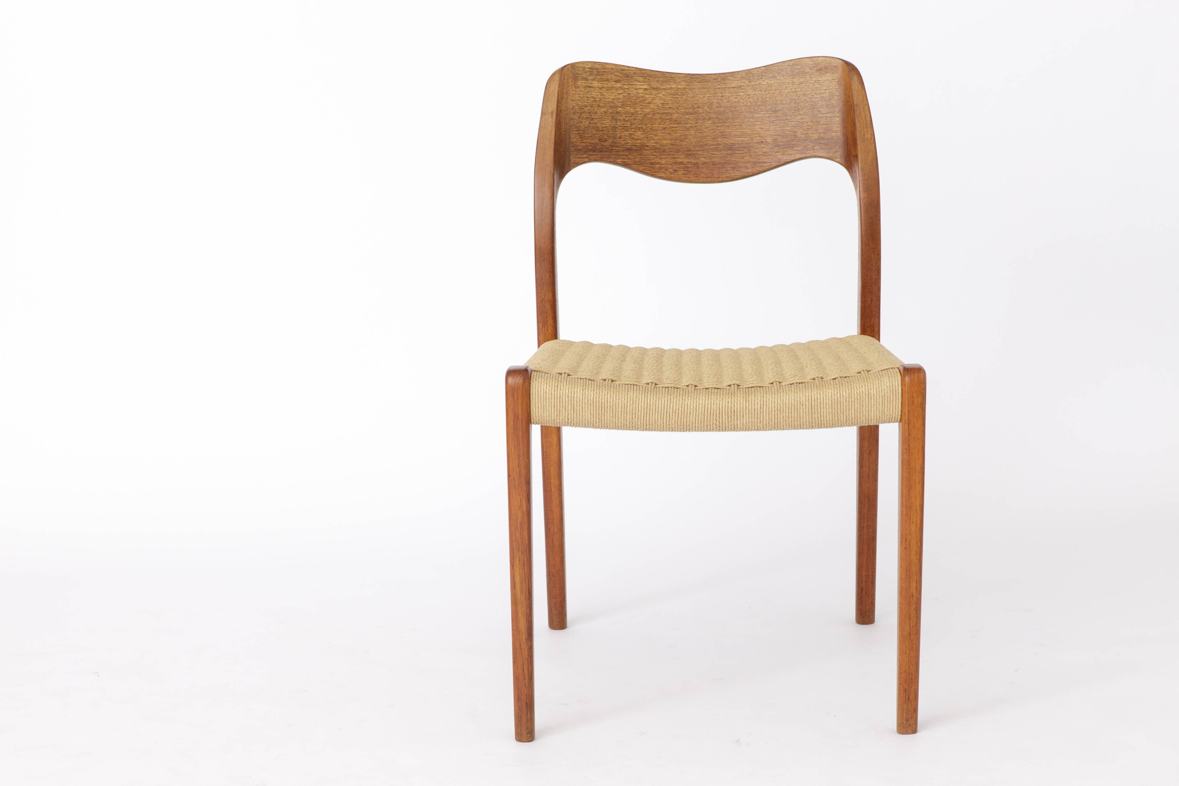 1 of 2 Niels Moller Chairs Model 71 1950s Vintage Teak - Repaired