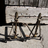 Ancien ensemble de cheminée en fer forgé (9 pièces)