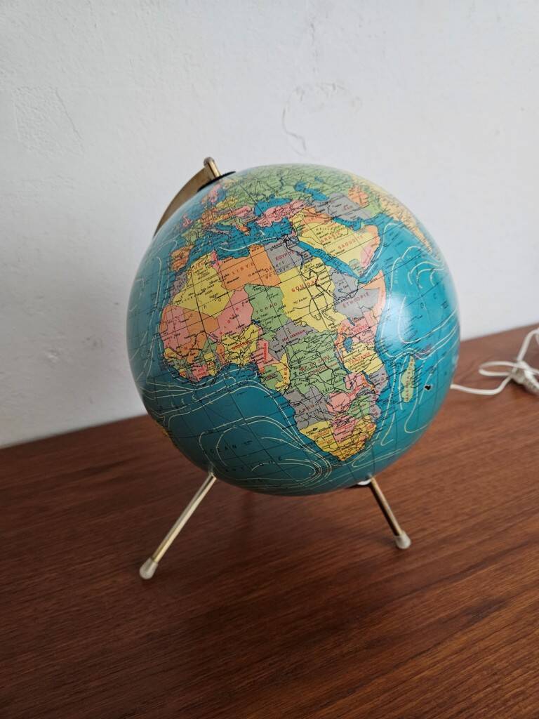 Barren Globe Lamp