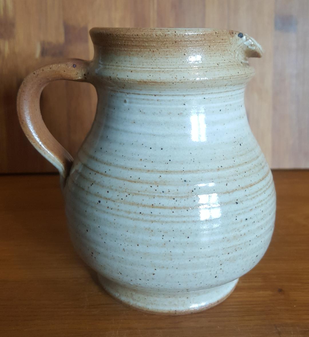 Petit Pichet Crémier in Marais Sandstone