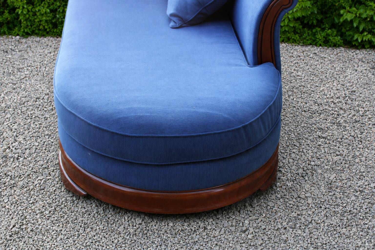 Grande méridienne vintage bleu cobalt en tissu et bois – chaise longue 190